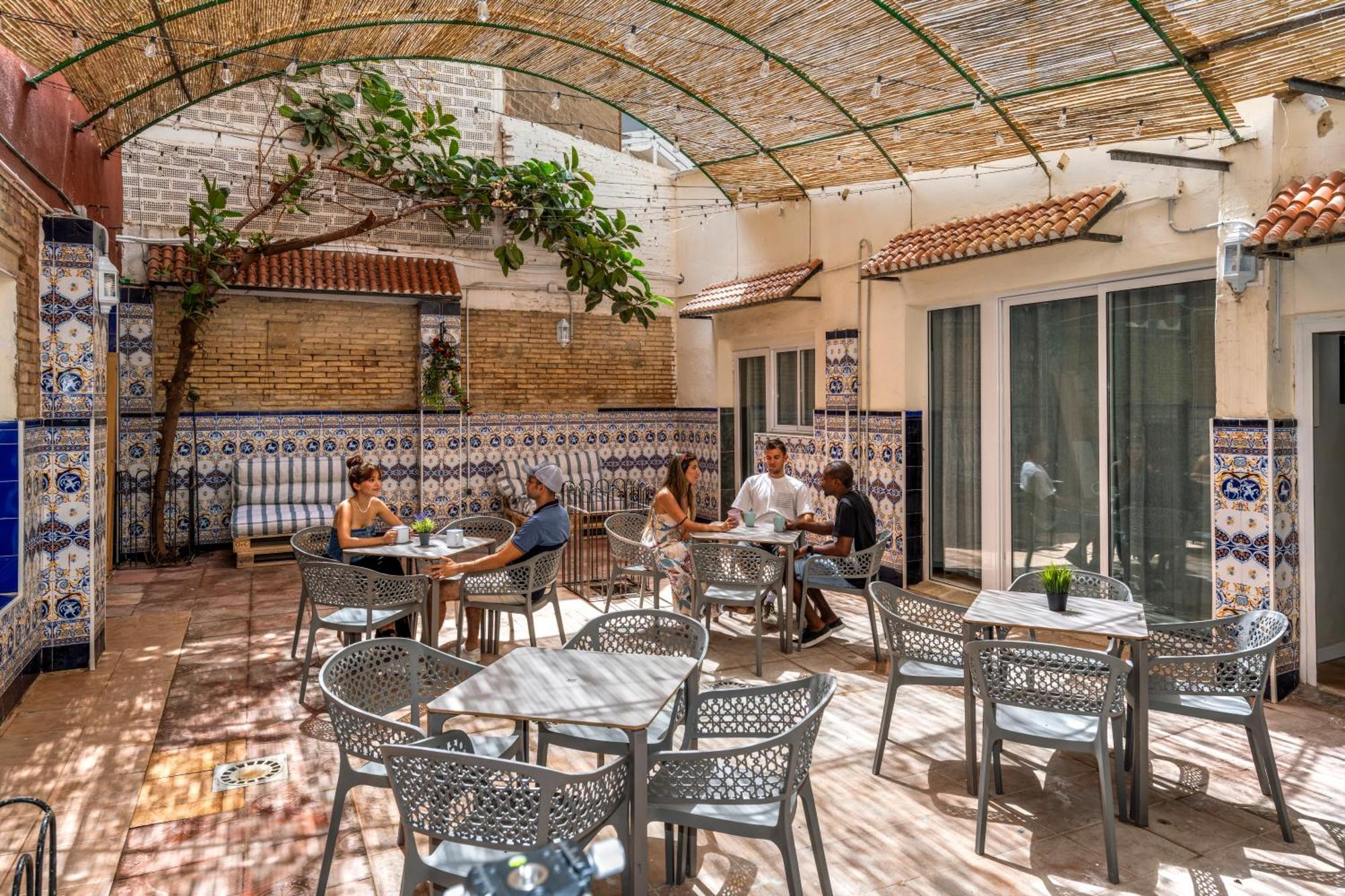 Hostal Som By The Venue Valencia
